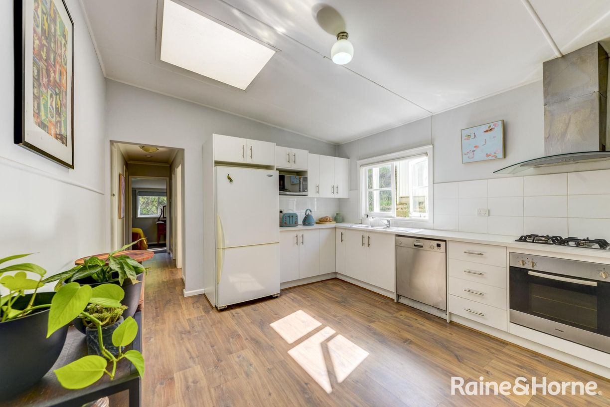240 Johnston Street — photo from Raine & Horne Tamworth