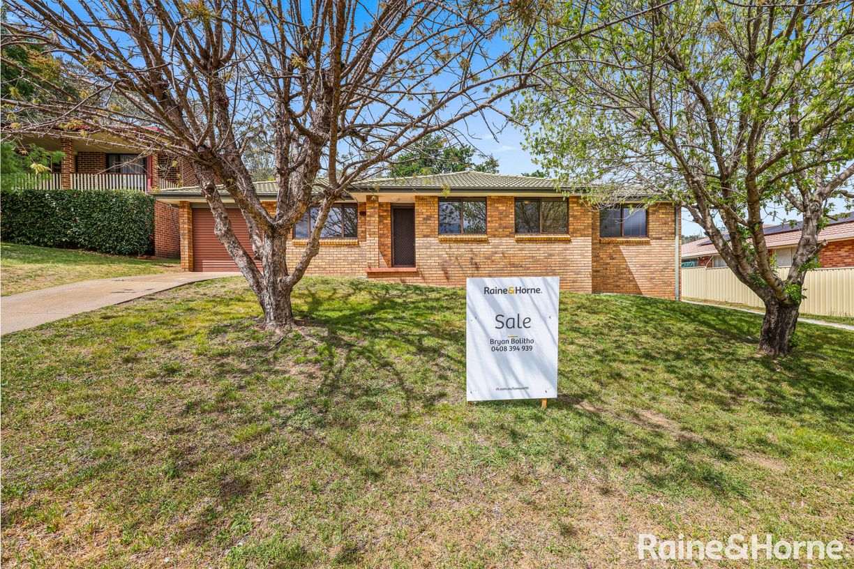 24 Eucalypt Avenue — photo from Raine & Horne Tamworth