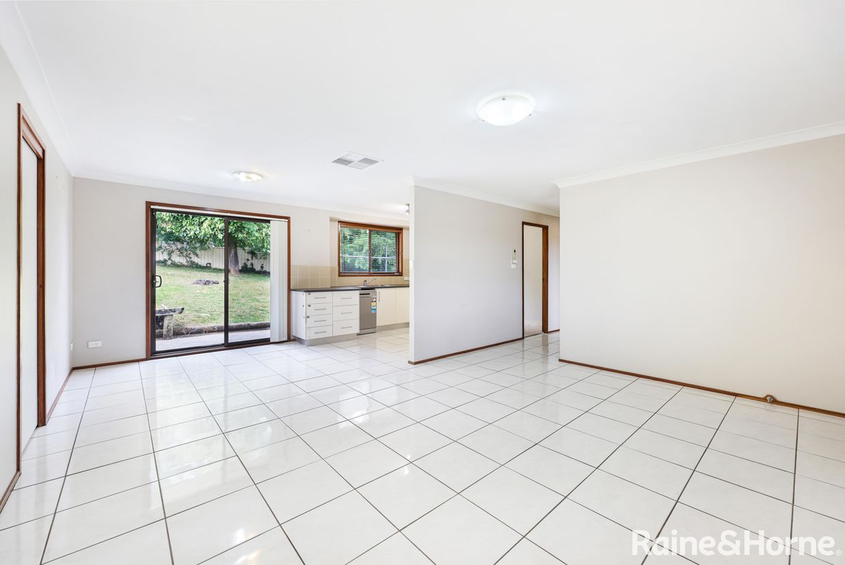 24 Eucalypt Avenue — photo 3 of 15