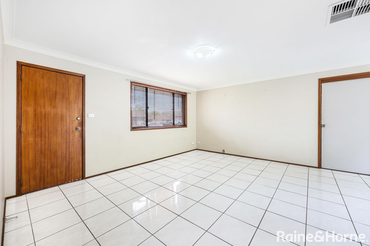 24 Eucalypt Avenue — photo 4 of 15