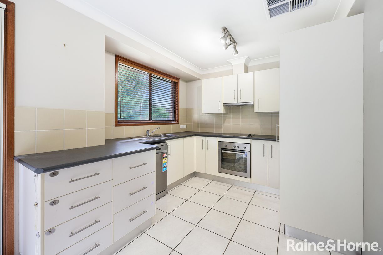 24 Eucalypt Avenue — photo 6 of 15