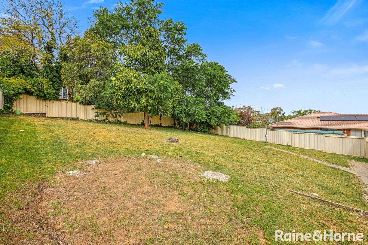 24 Eucalypt Avenue — photo 13 of 15