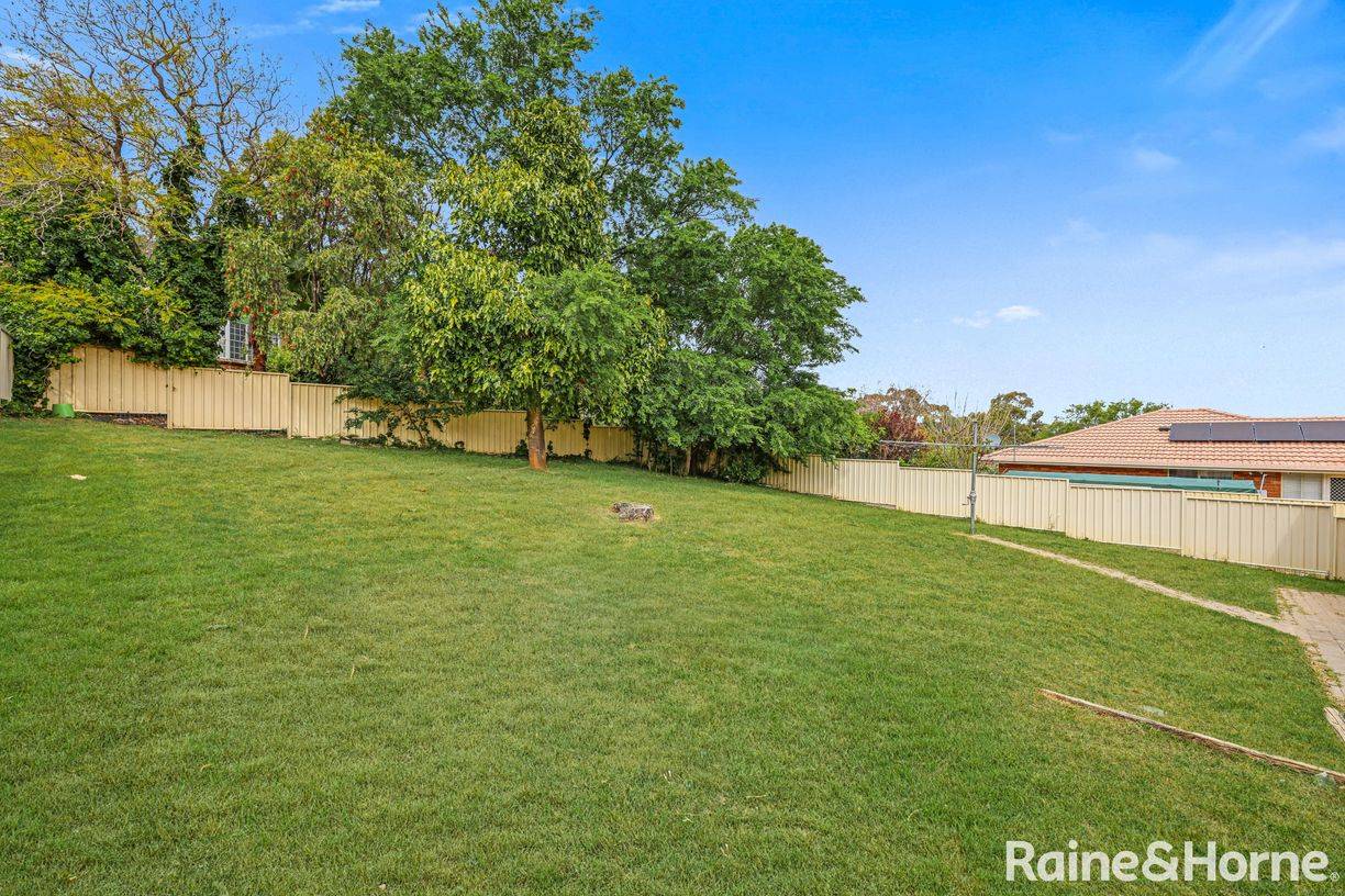 24 Eucalypt Avenue — photo 14 of 15