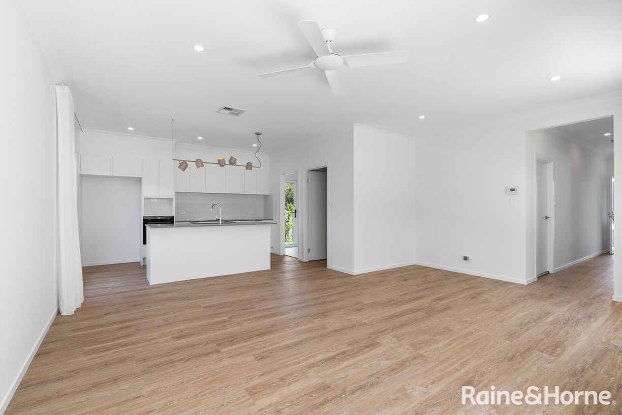 4 Brookwater Crescent — photo 5 of 20