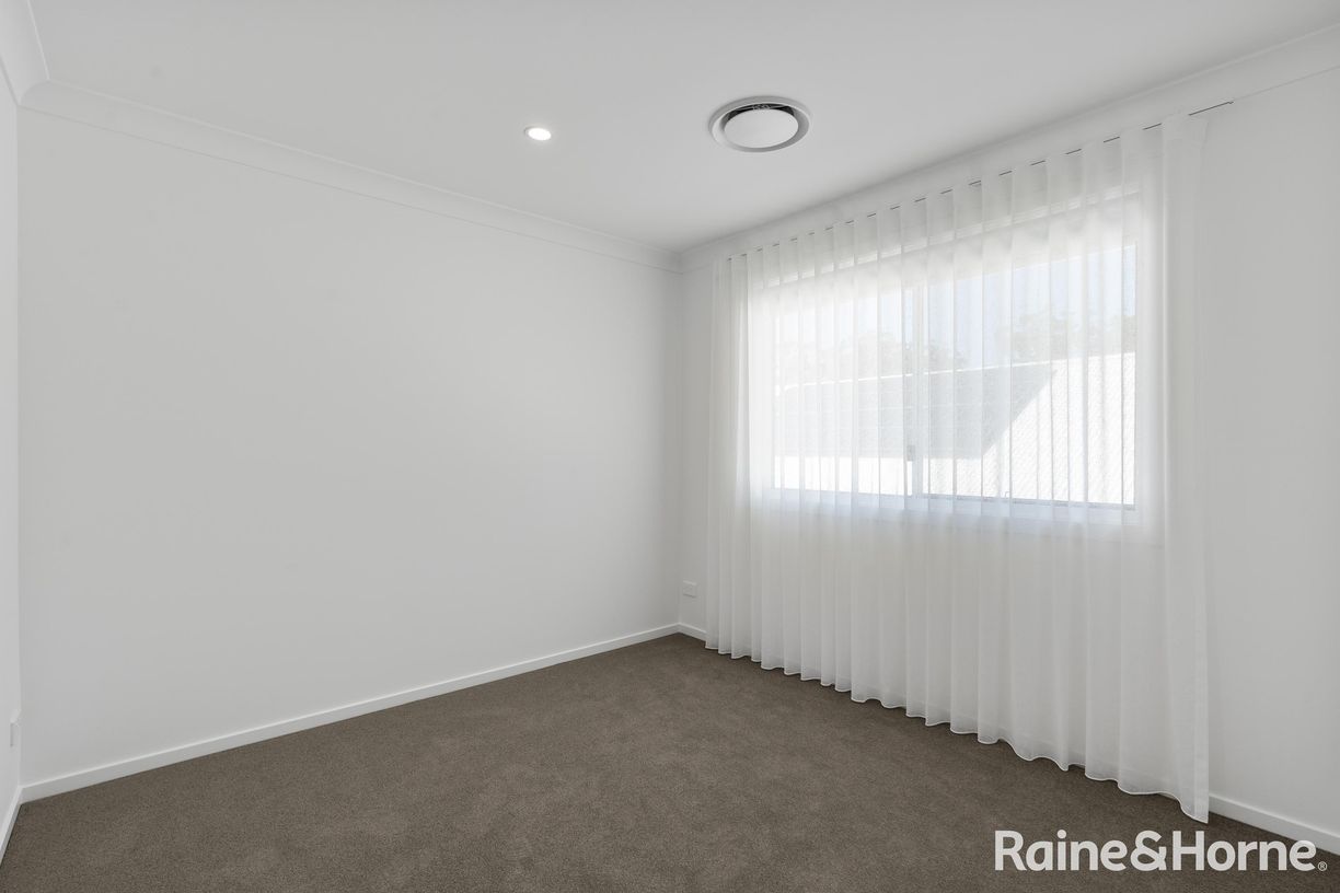 4 Brookwater Crescent — photo 13 of 20