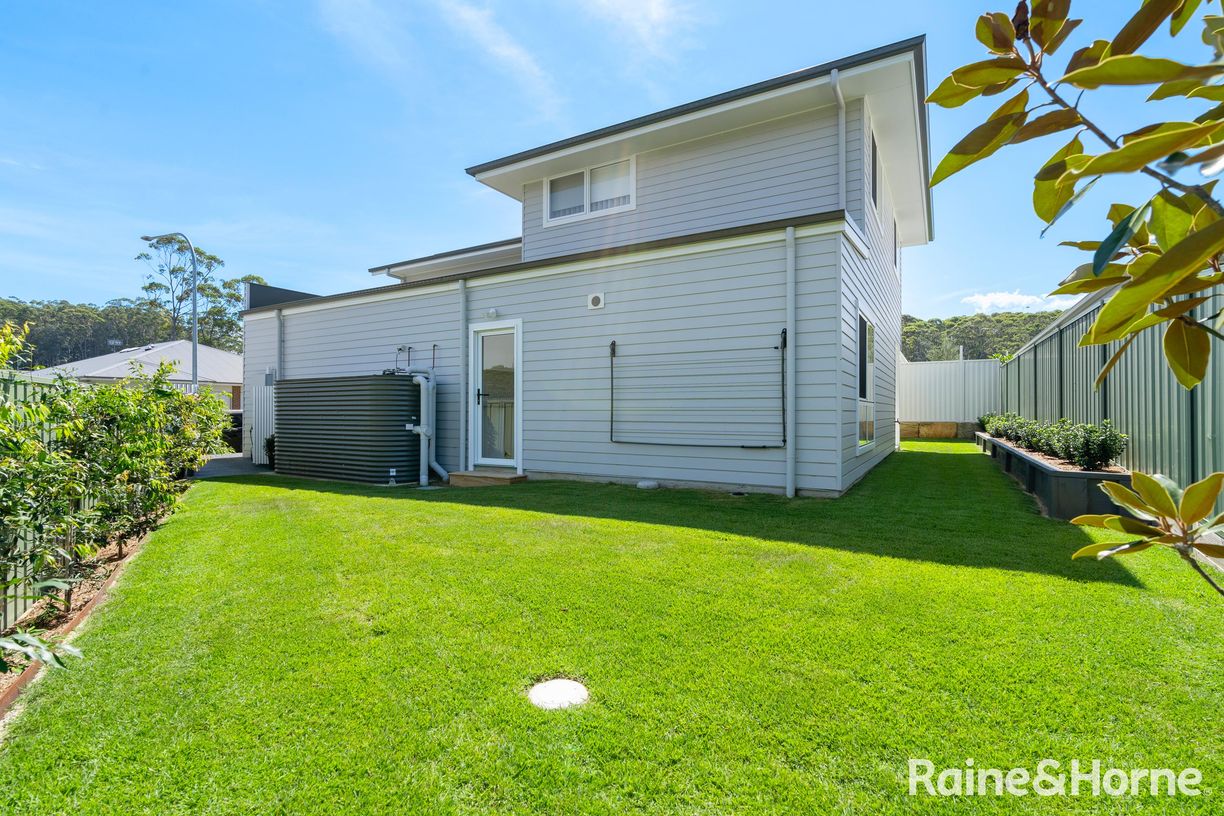 4 Brookwater Crescent — photo 16 of 20