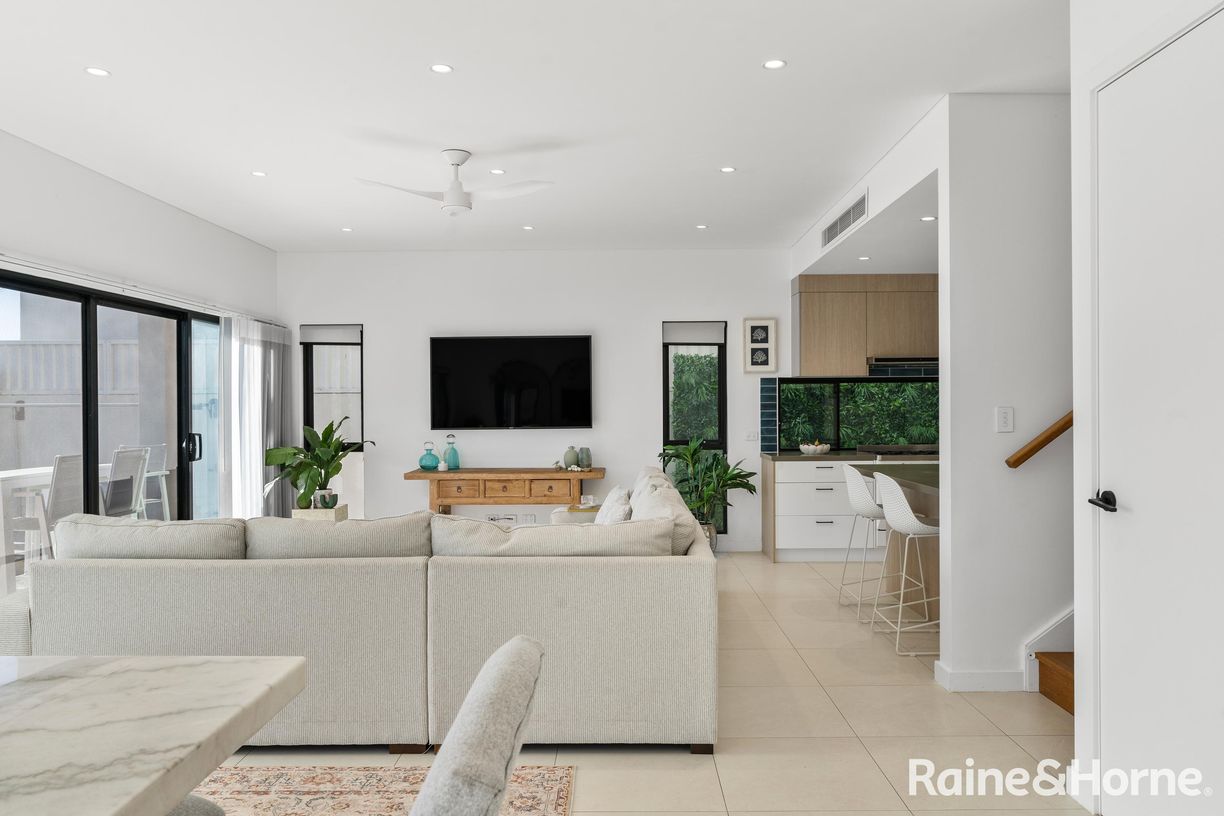 4/42 Nurrawallee Street — photo 12 of 29