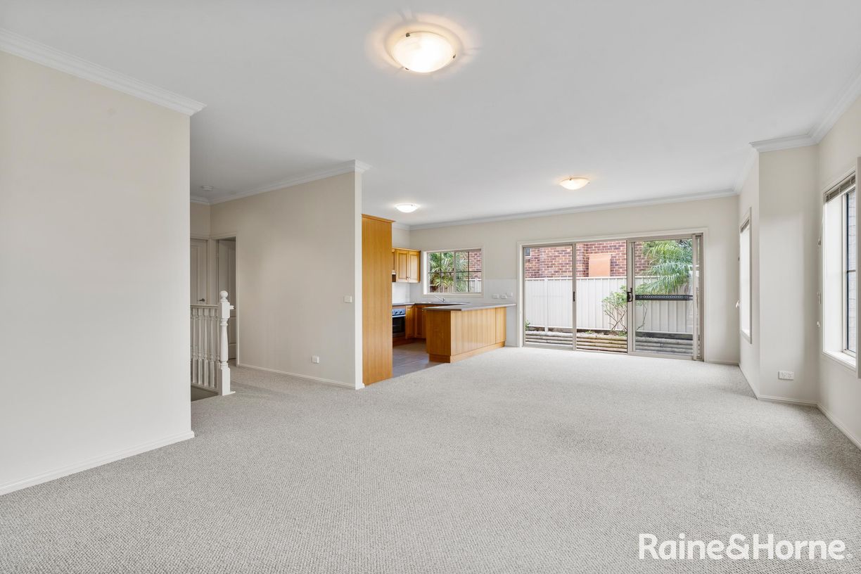 1/10 Thomas Street — photo 7 of 30
