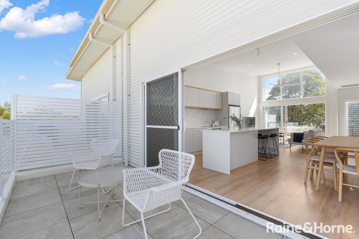 2/6 Dolphin Street — photo 9 of 26