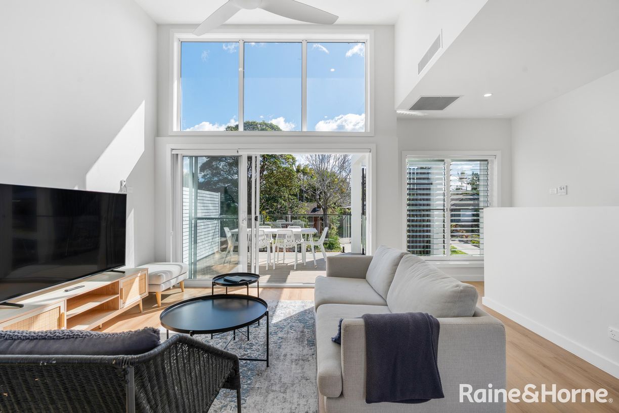 2/6 Dolphin Street — photo 3 of 26