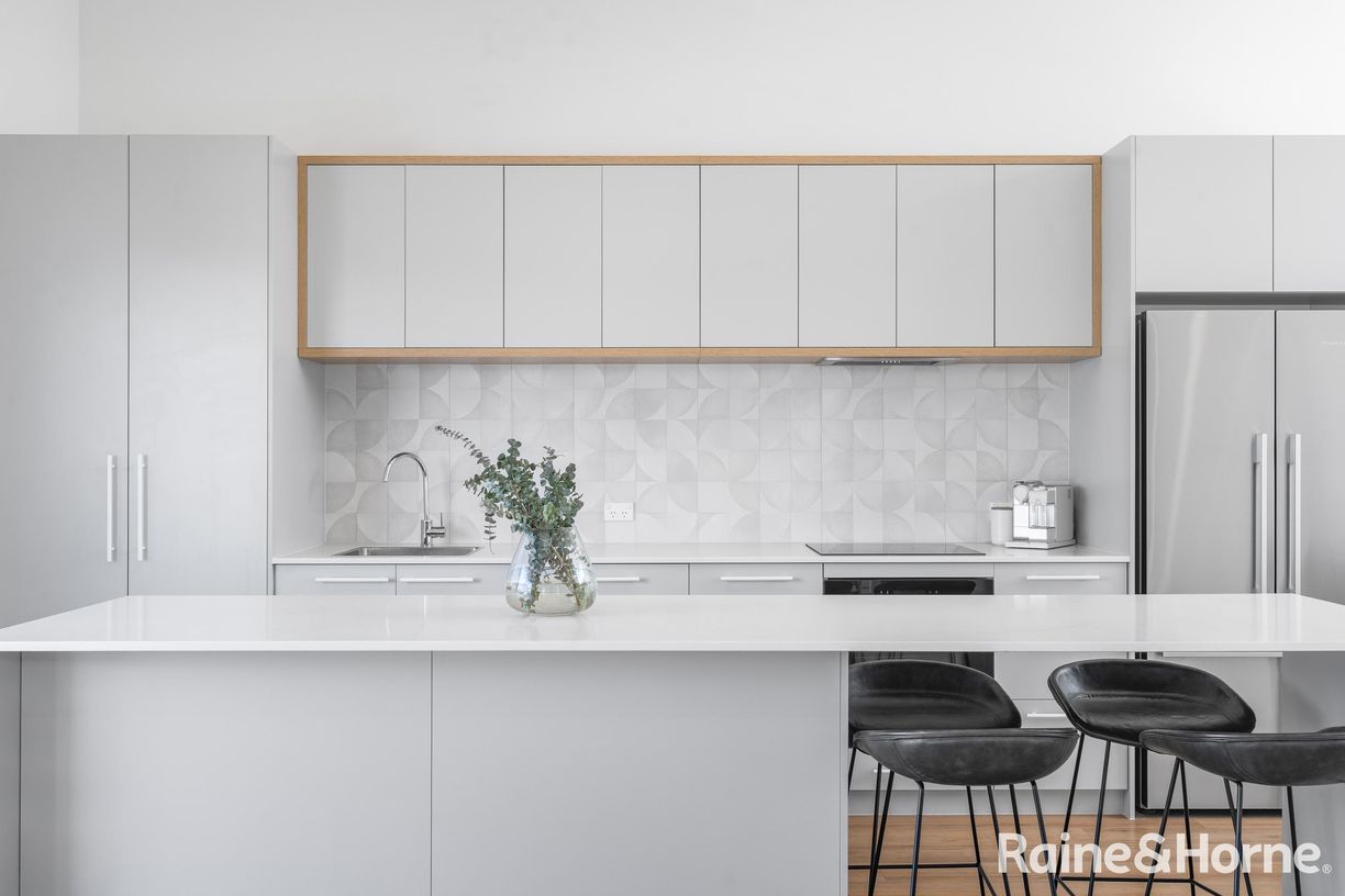 2/6 Dolphin Street — photo 4 of 26