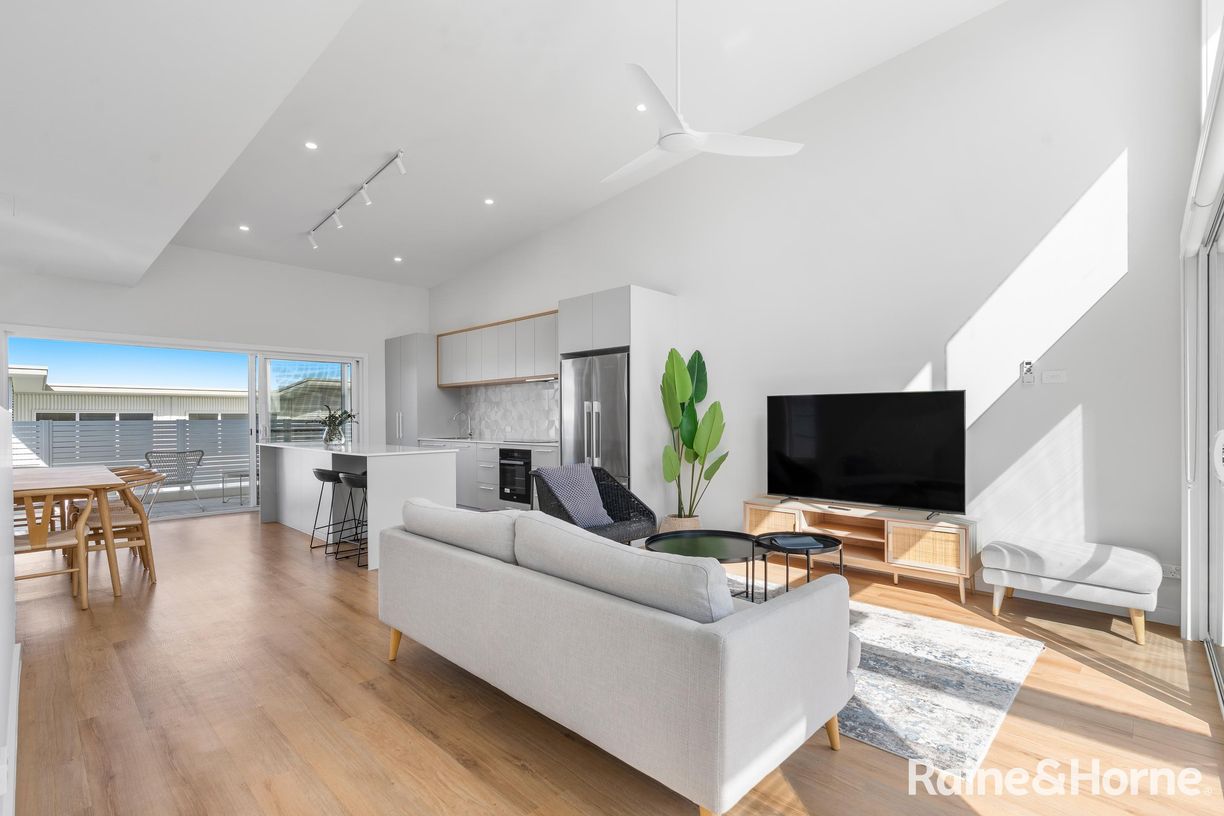 2/6 Dolphin Street — photo 6 of 26