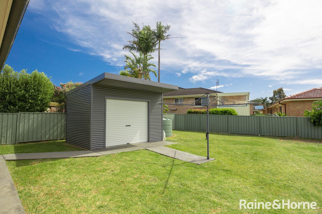 2 Carmen Close — photo 19 of 24