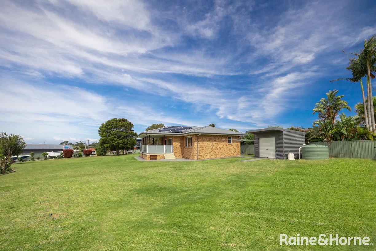 2 Carmen Close — photo 17 of 24