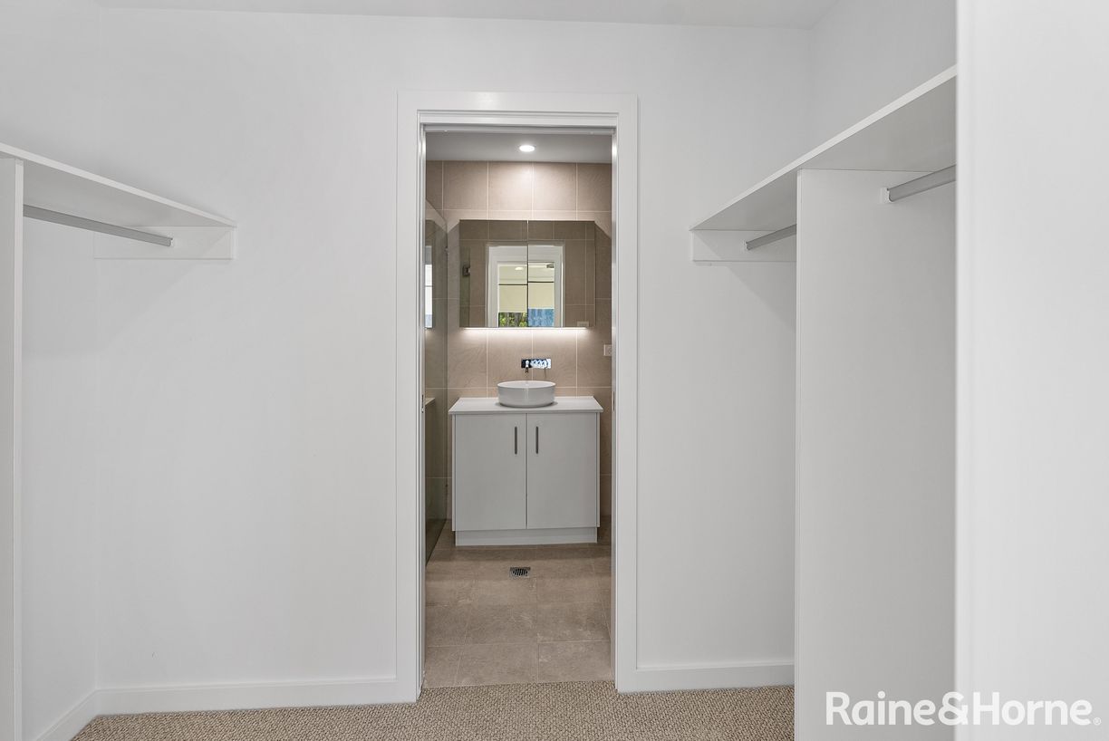 124A Seaspray Street — photo 13 of 15
