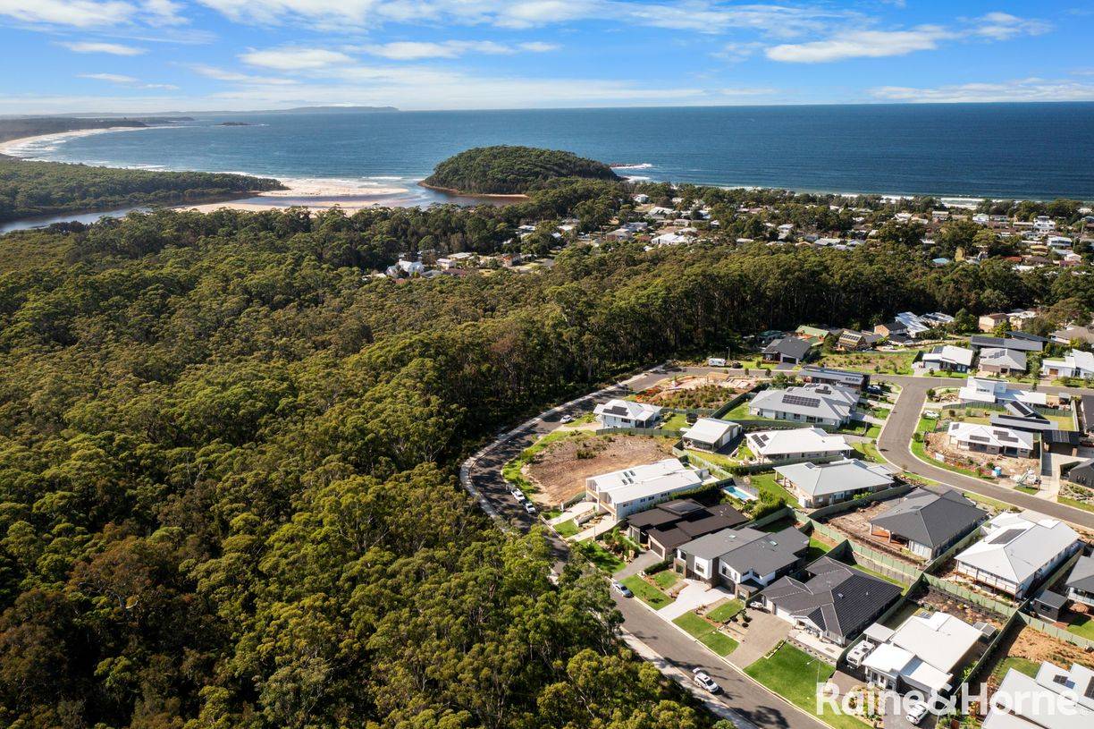 124A Seaspray Street — photo 4 of 15