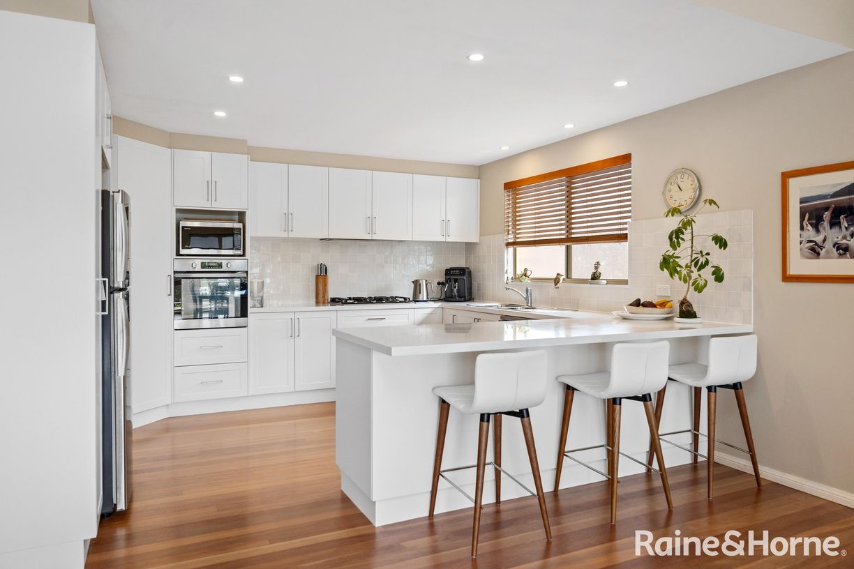 27 Seaview Street — photo 8 of 30