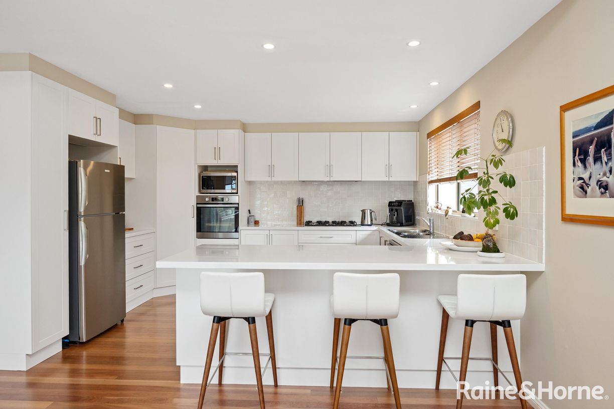 27 Seaview Street — photo 7 of 30