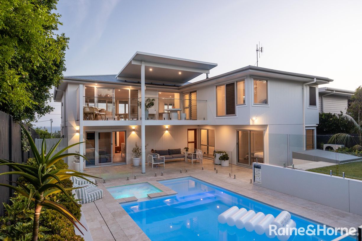 137 Mitchell Parade — photo from Raine & Horne Mollymook | Milton