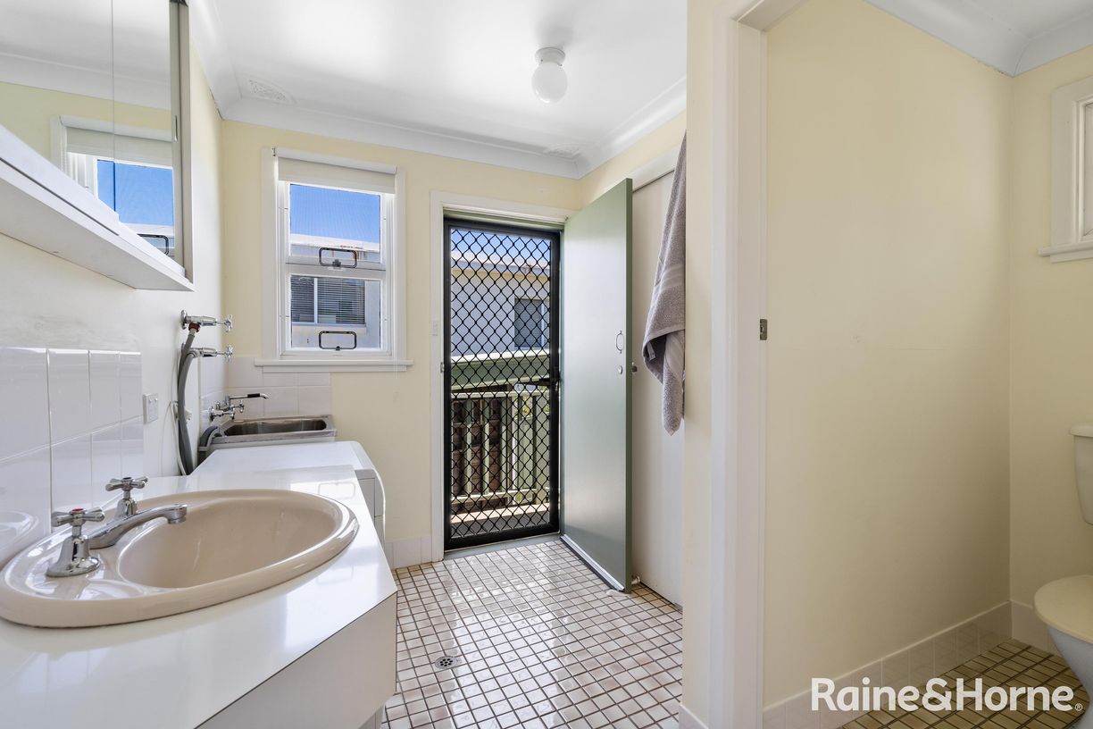 147 Mitchell Parade — photo 12 of 30