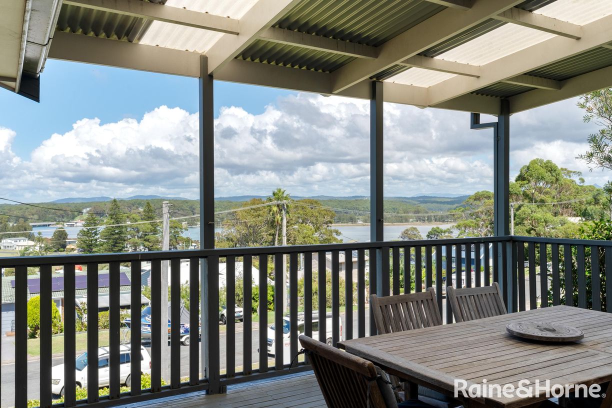 45 Canberra Crescent — photo 3 of 30