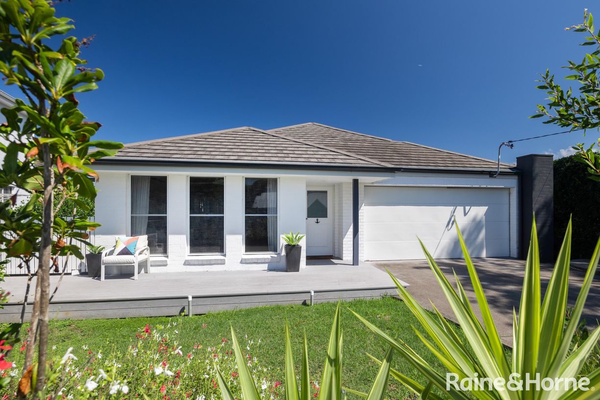 6 Harrington Crescent — photo from Raine & Horne Mollymook | Milton