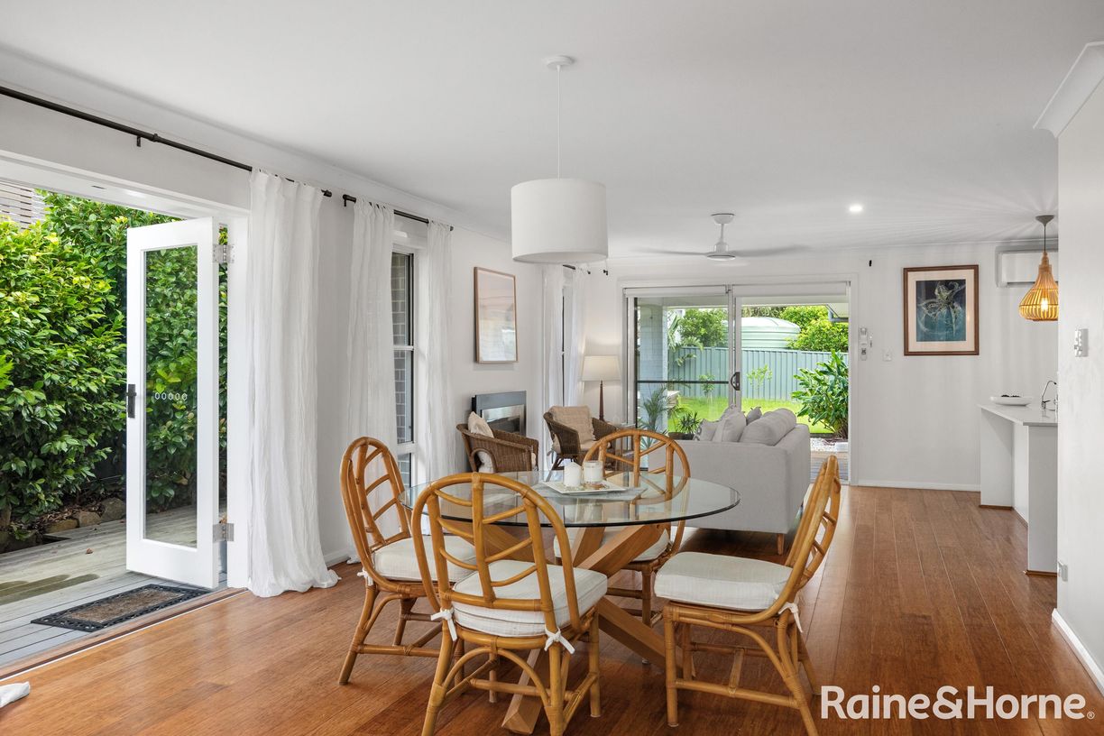 6 Harrington Crescent — photo 5 of 30
