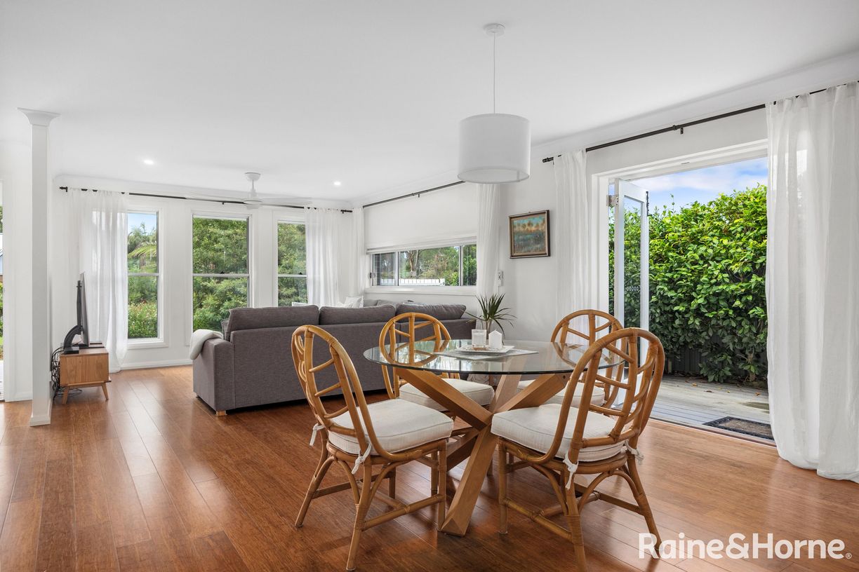 6 Harrington Crescent — photo 8 of 30