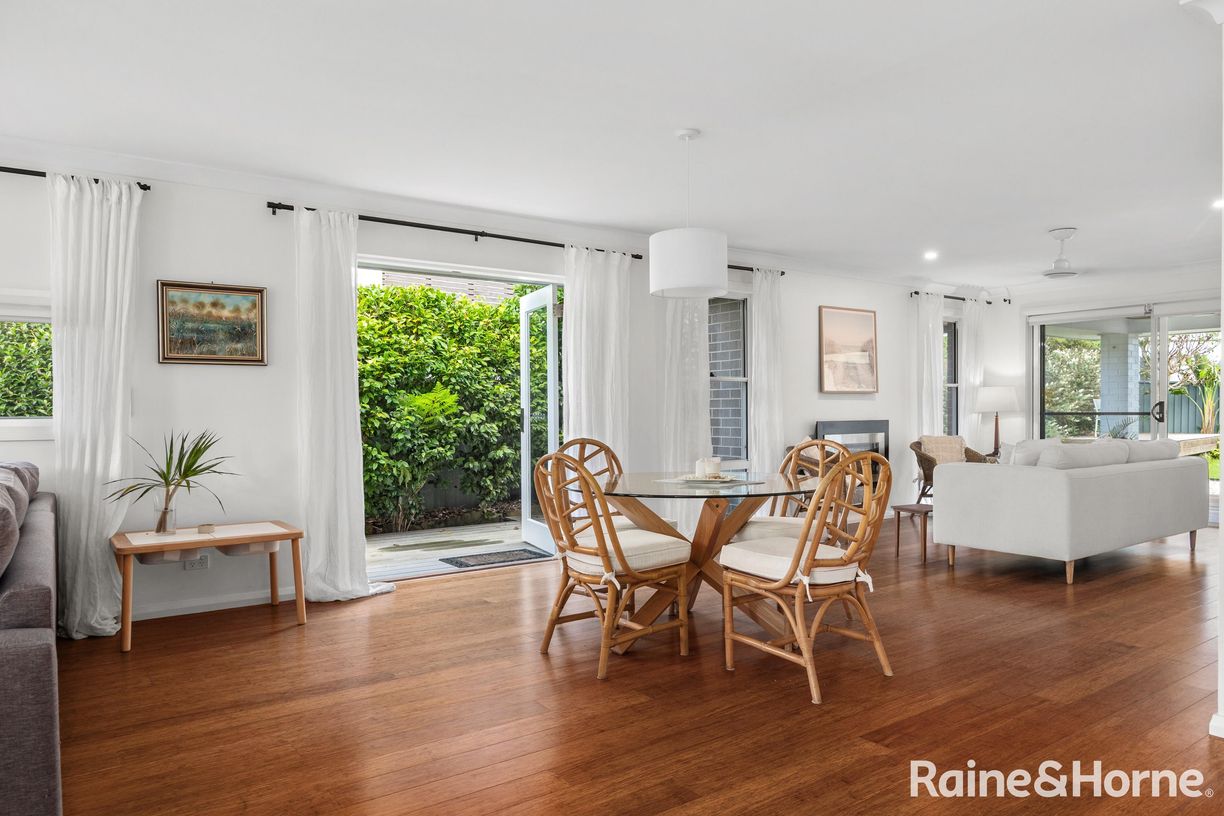 6 Harrington Crescent — photo 6 of 30