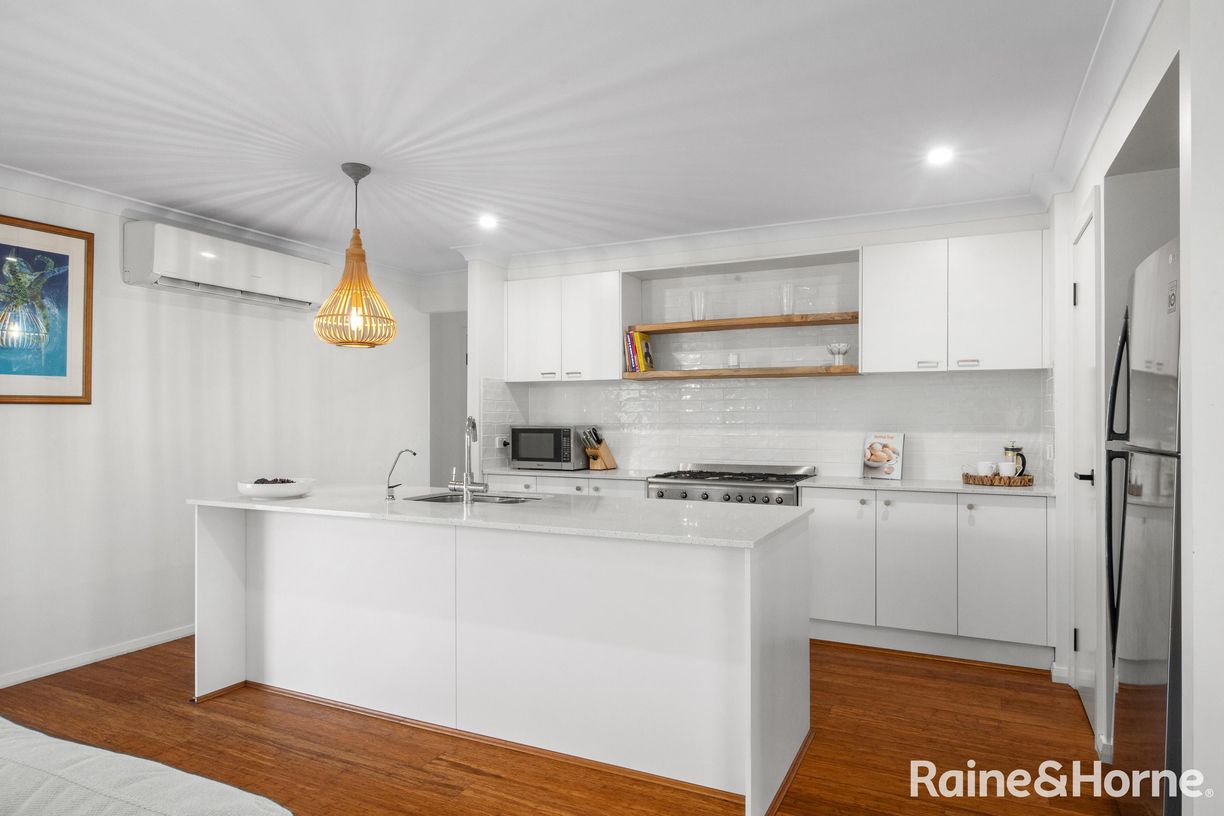 6 Harrington Crescent — photo 9 of 30