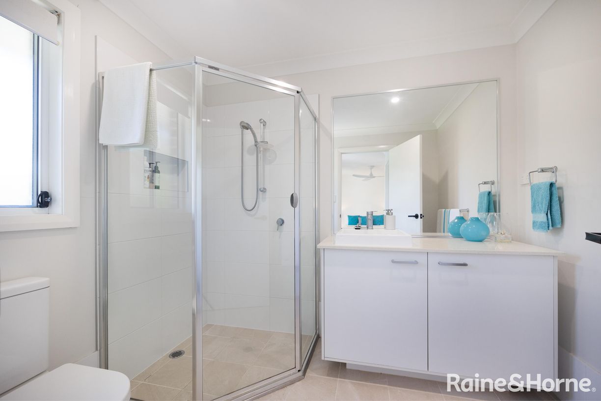 6 Harrington Crescent — photo 18 of 30