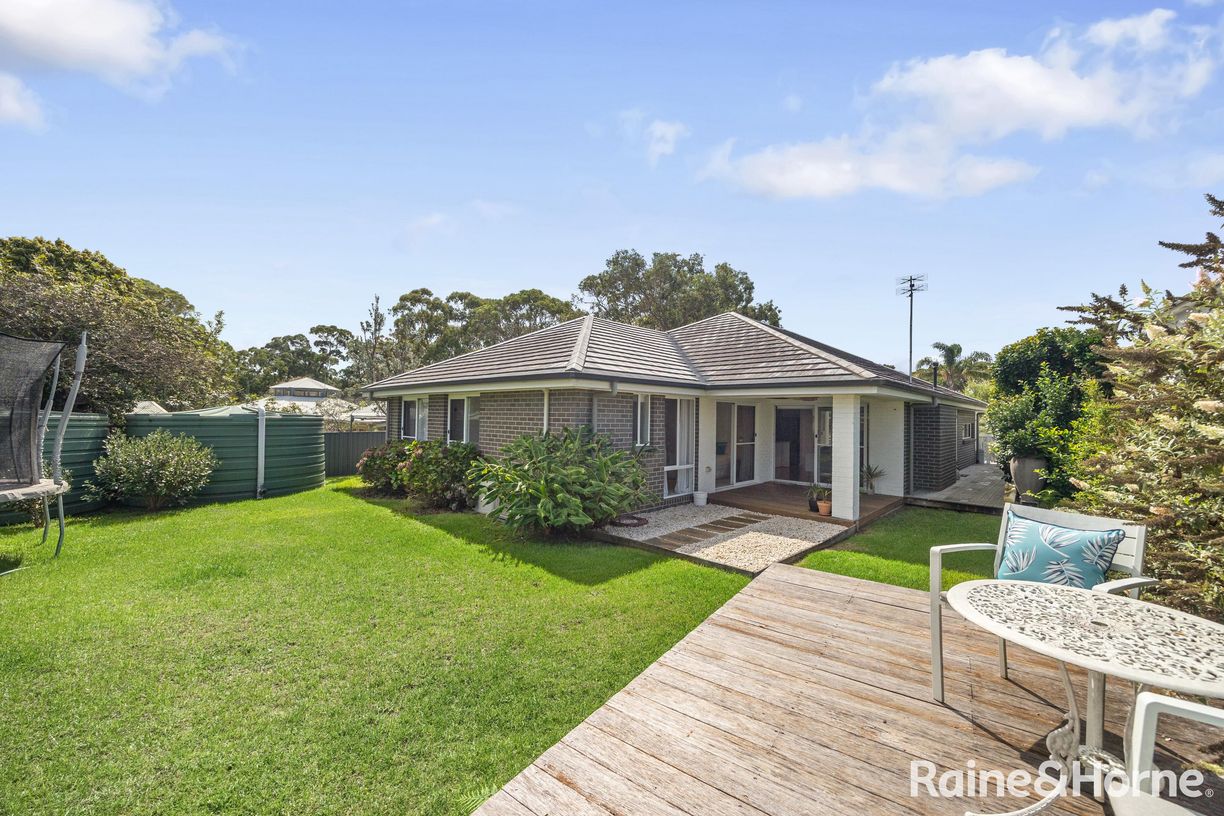 6 Harrington Crescent — photo 23 of 30