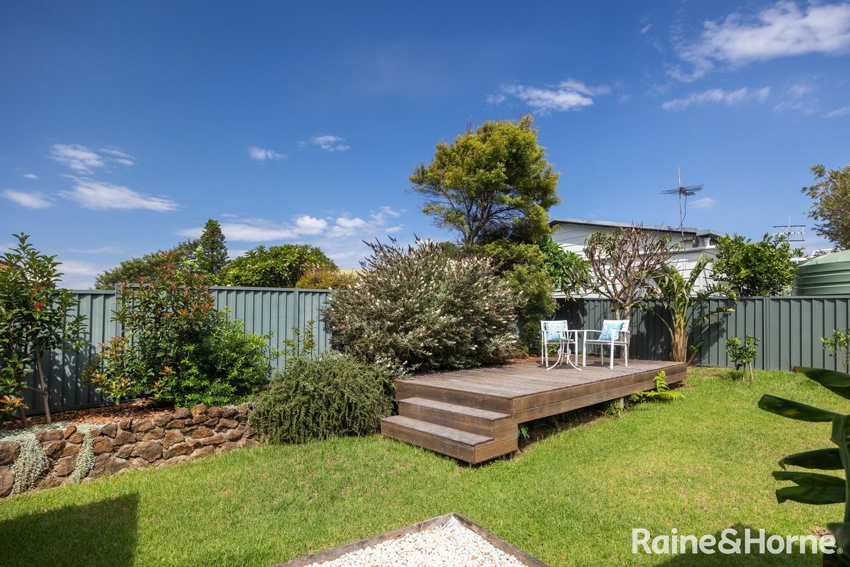 6 Harrington Crescent — photo 24 of 30
