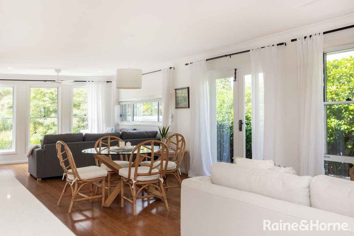 6 Harrington Crescent — photo 14 of 30
