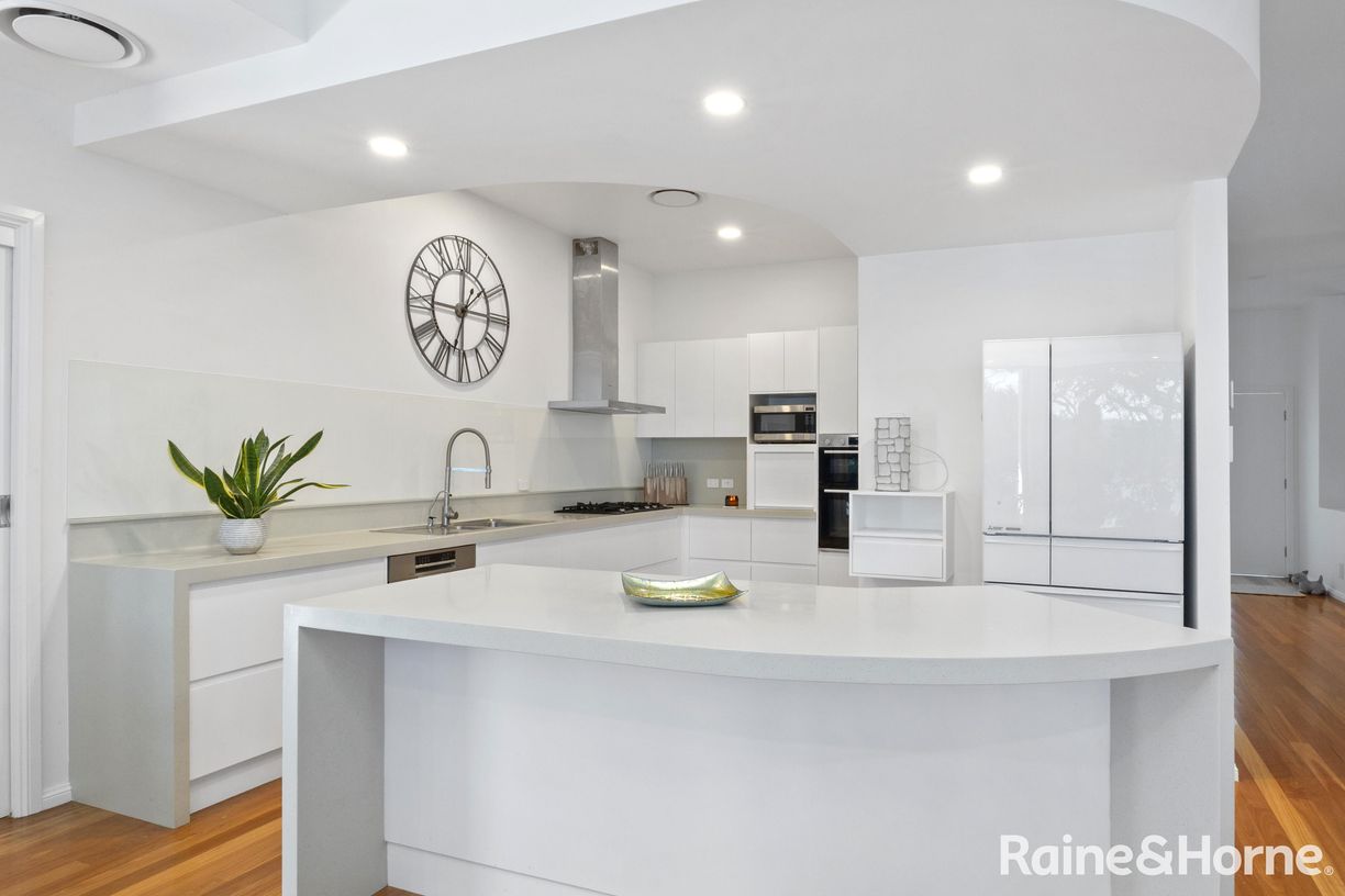30 Kings Point Drive — photo 14 of 30