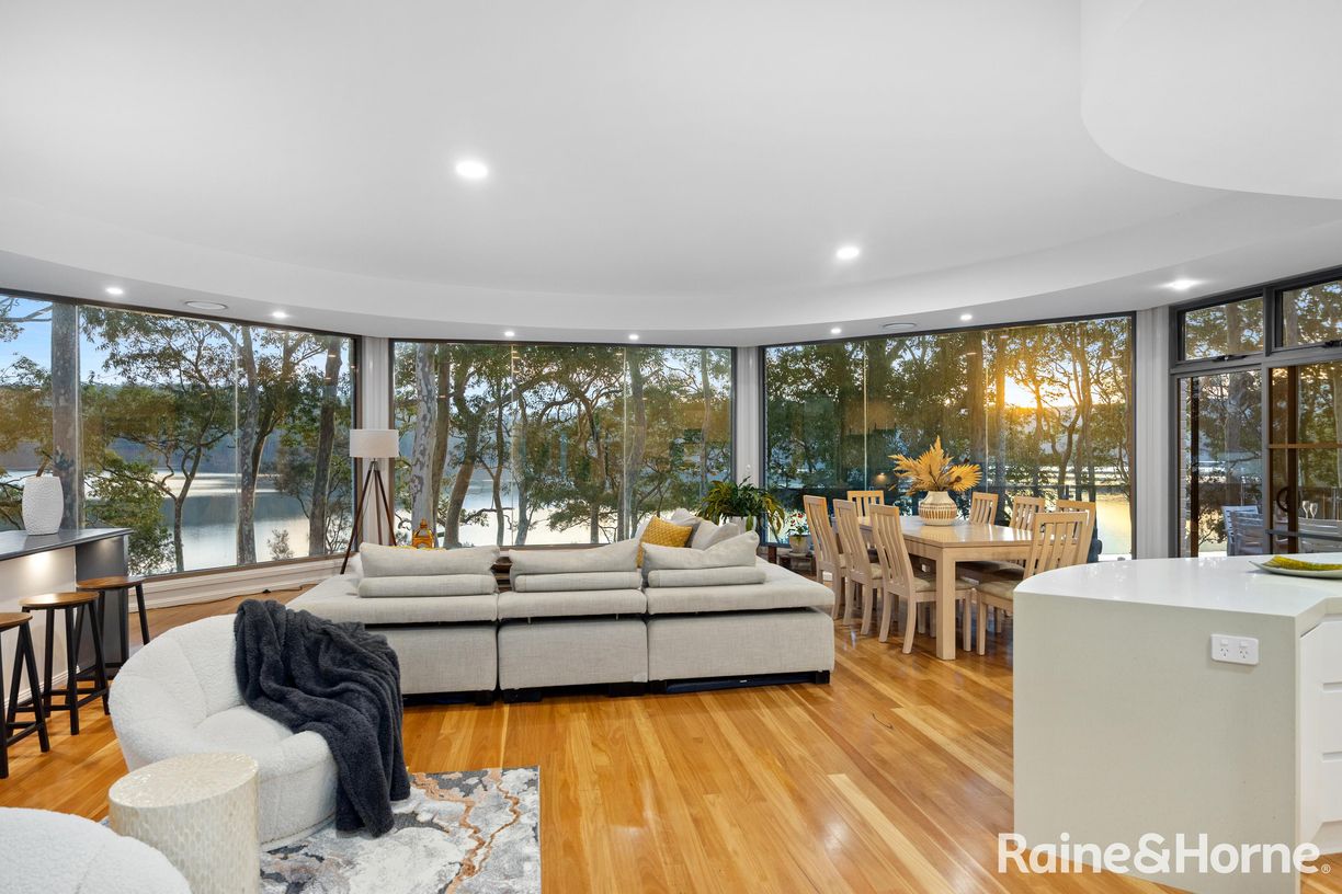 30 Kings Point Drive — photo 3 of 30