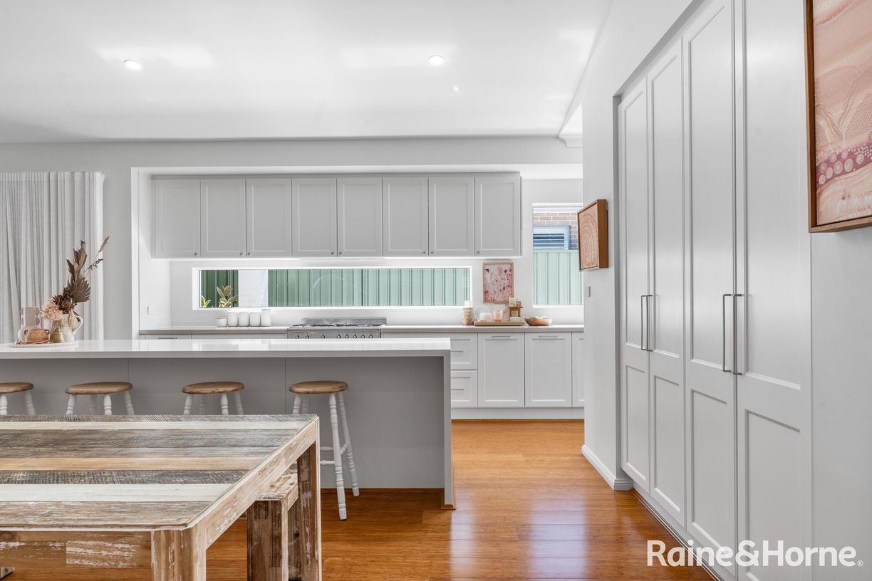 11 Brookwater Crescent — photo 6 of 28