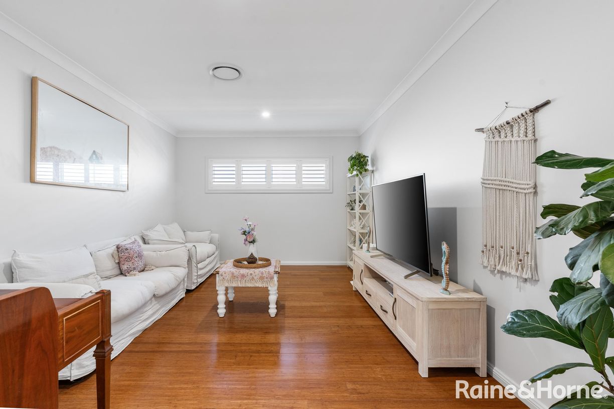 11 Brookwater Crescent — photo 10 of 28