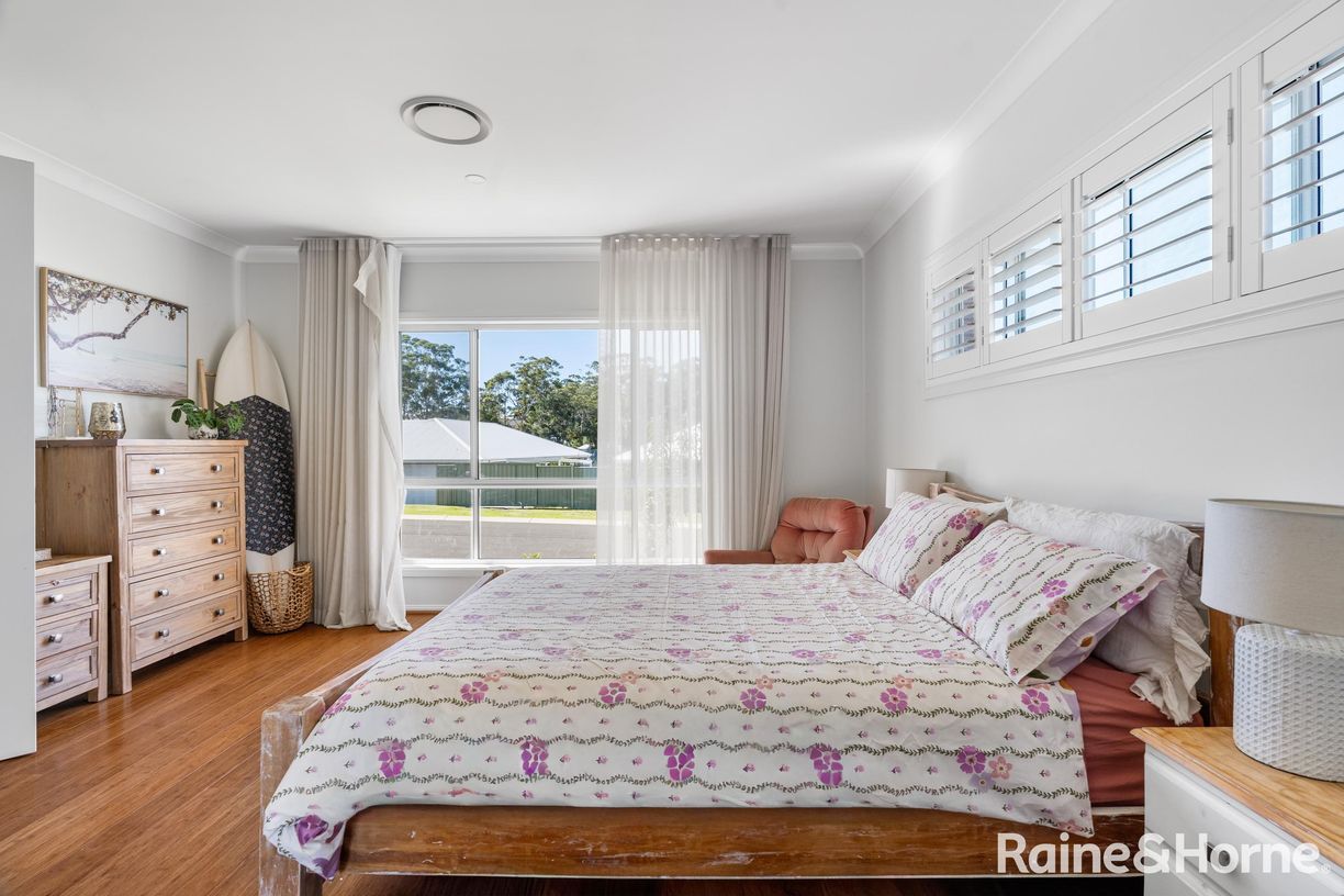 11 Brookwater Crescent — photo 17 of 28