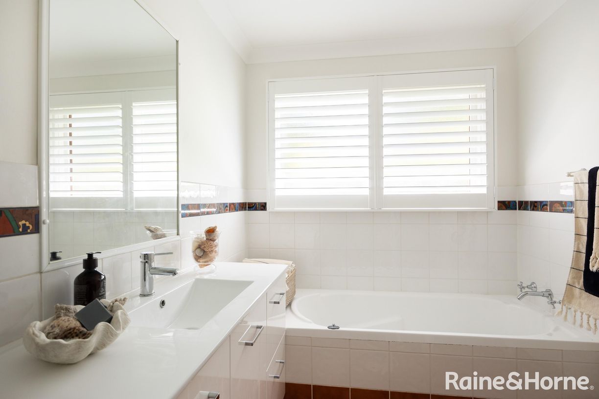 29 Linden Way — photo 16 of 25