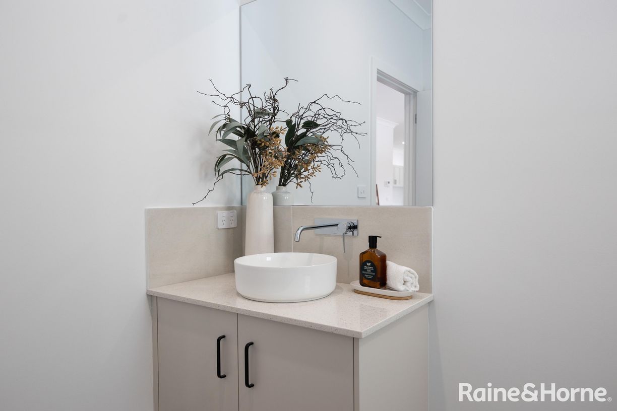 17B Molloy Street — photo 21 of 28