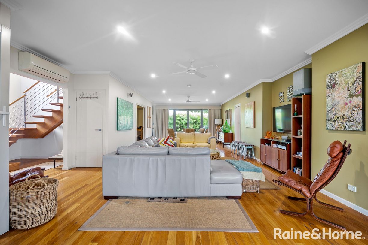 30 Harrington Crescent — photo 15 of 30