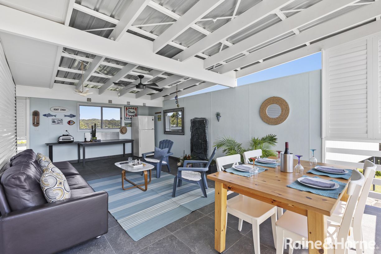 5 Vista Drive — photo 2 of 21