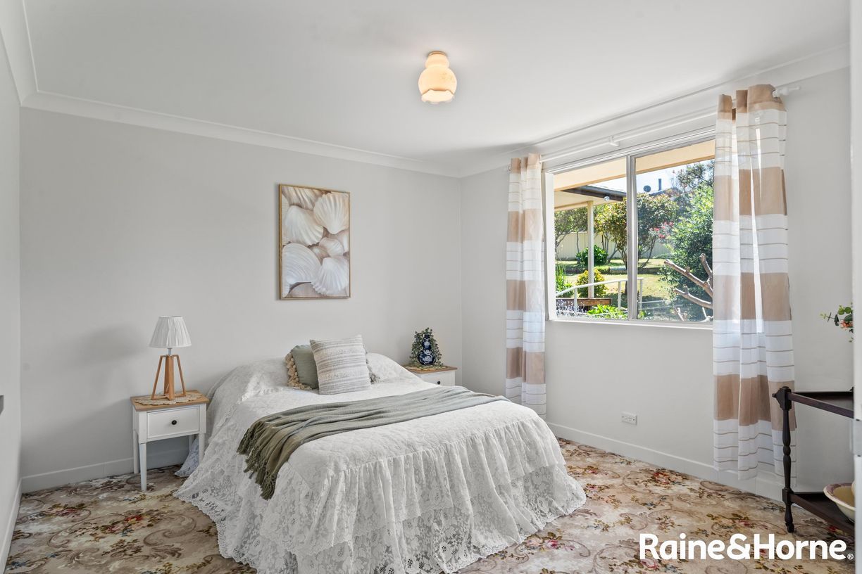 24 Rennies Beach Close — photo 18 of 28
