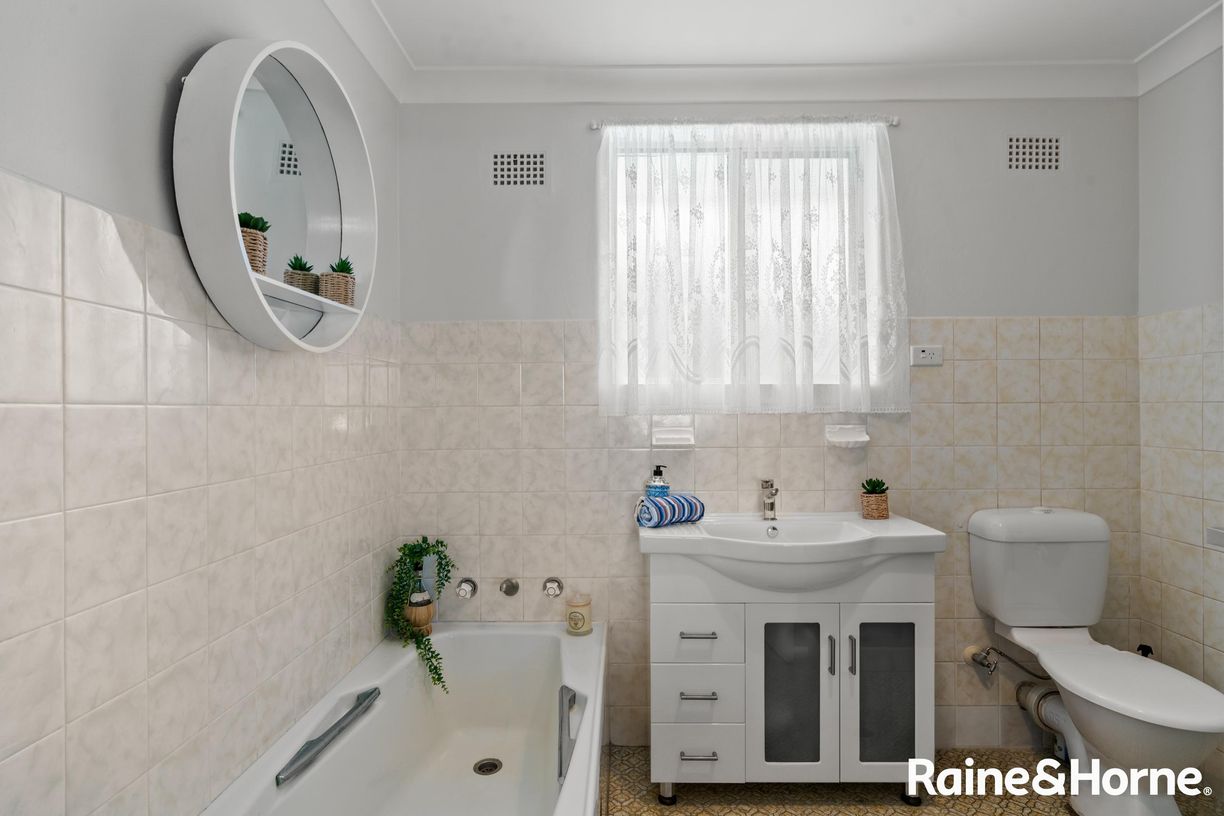 24 Rennies Beach Close — photo 21 of 28