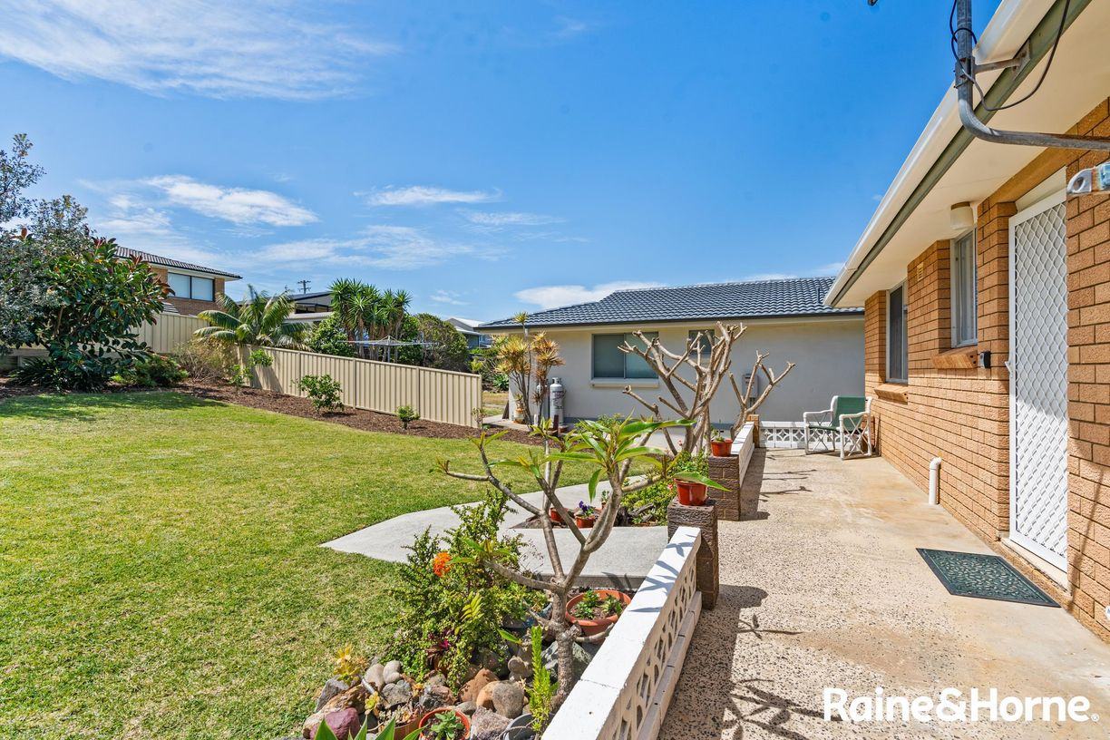 24 Rennies Beach Close — photo 23 of 28