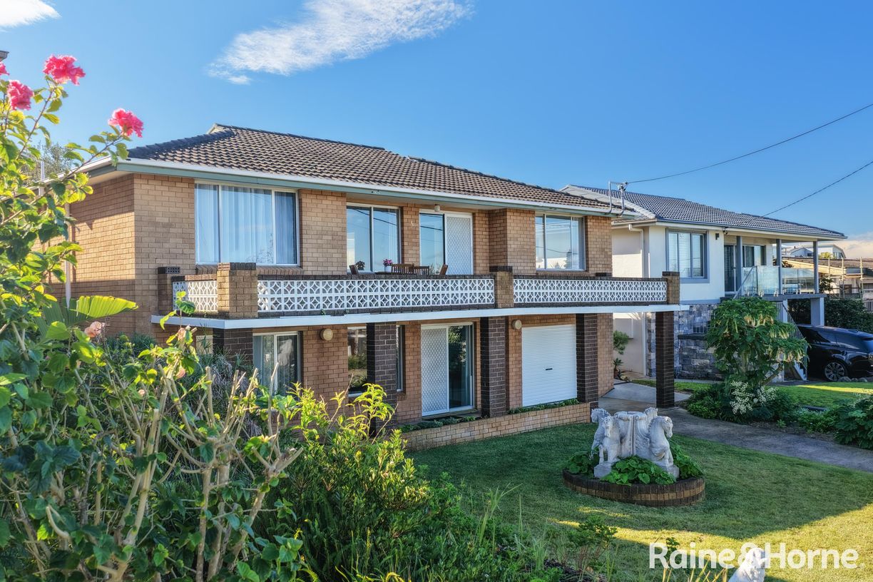 24 Rennies Beach Close — photo 2 of 28