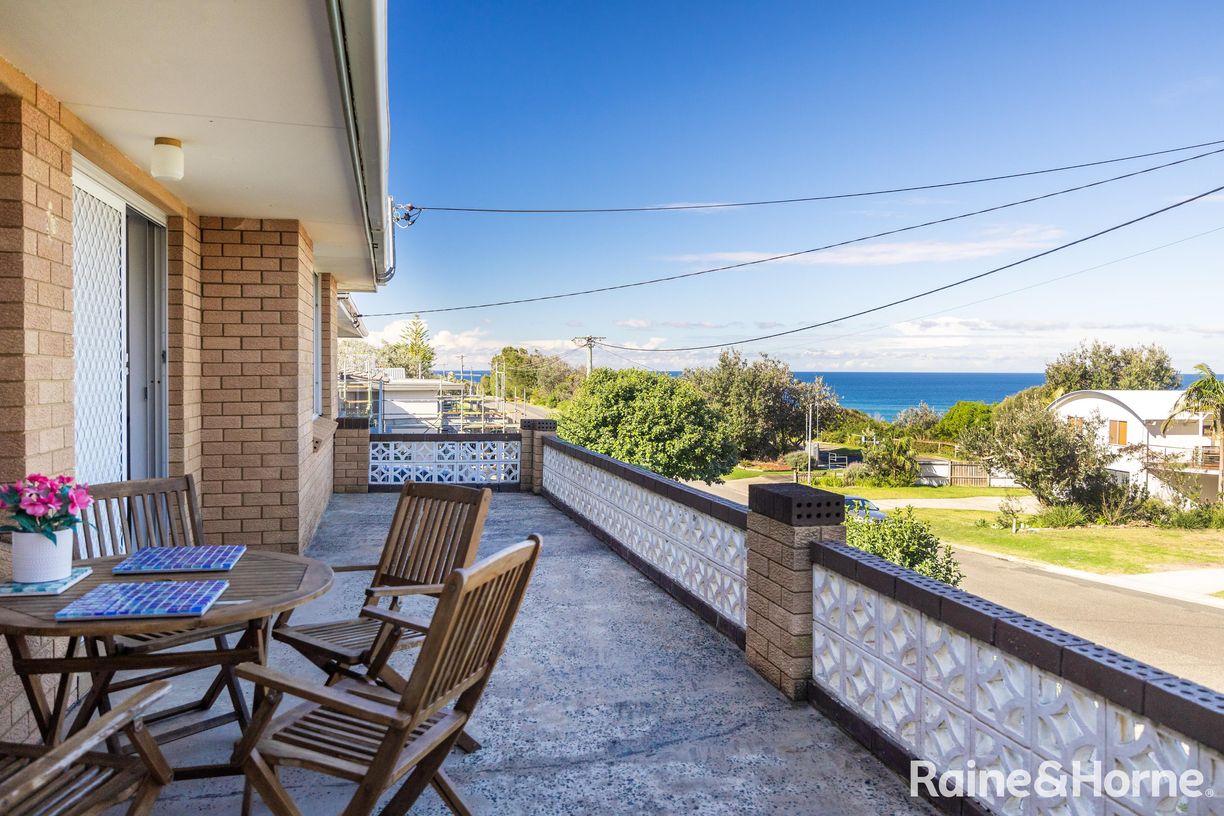 24 Rennies Beach Close — photo 5 of 28