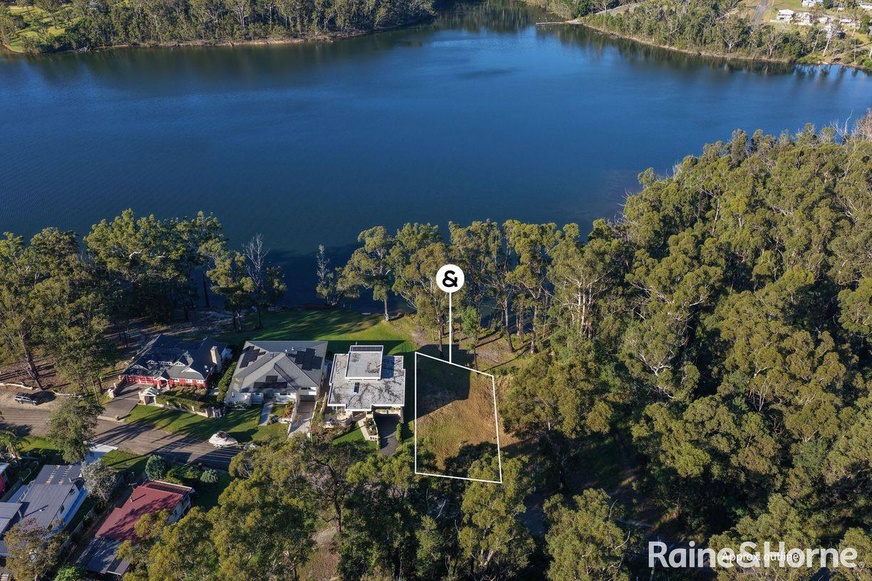 72 Lakeside Drive — photo 3 of 16