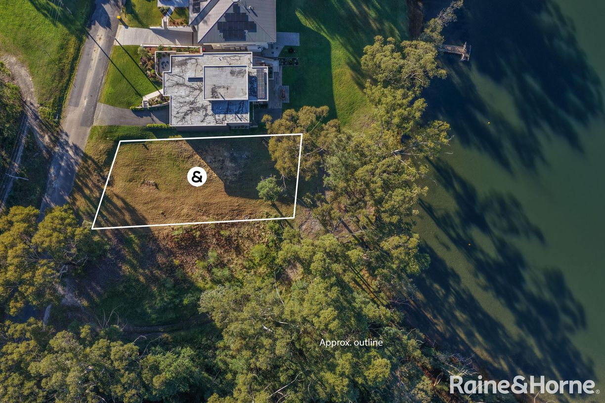72 Lakeside Drive — photo 4 of 16